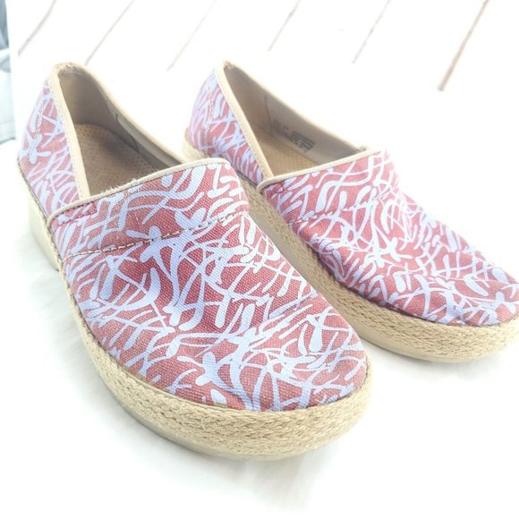 Dansko Womens Red Blue Round Toe Slip On Clog Shoes Size US 5.5 EUR 36 - Picture 2 of 10